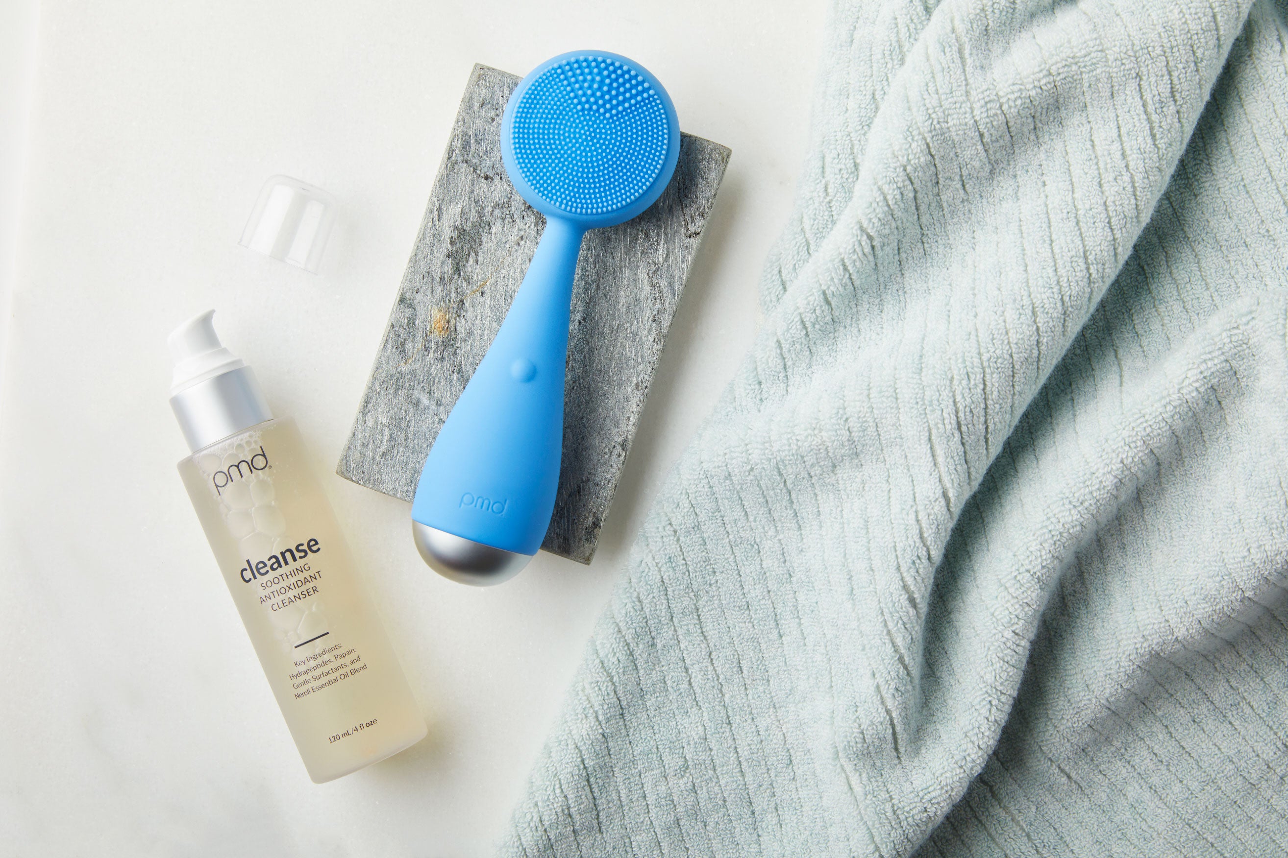 Unlocking Clear Skin with Sonic Technology and Blue Light