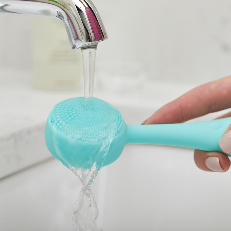 fresh_face_classic_bundle_teal?Teal PMD Clean under running water