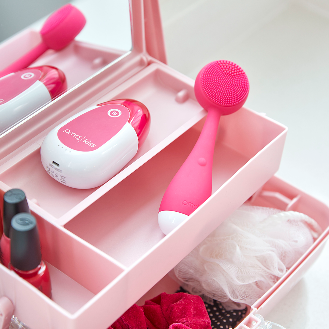 beauty_kit_pink_new?PMD Clean in Pink & PMD Kiss in caboodle