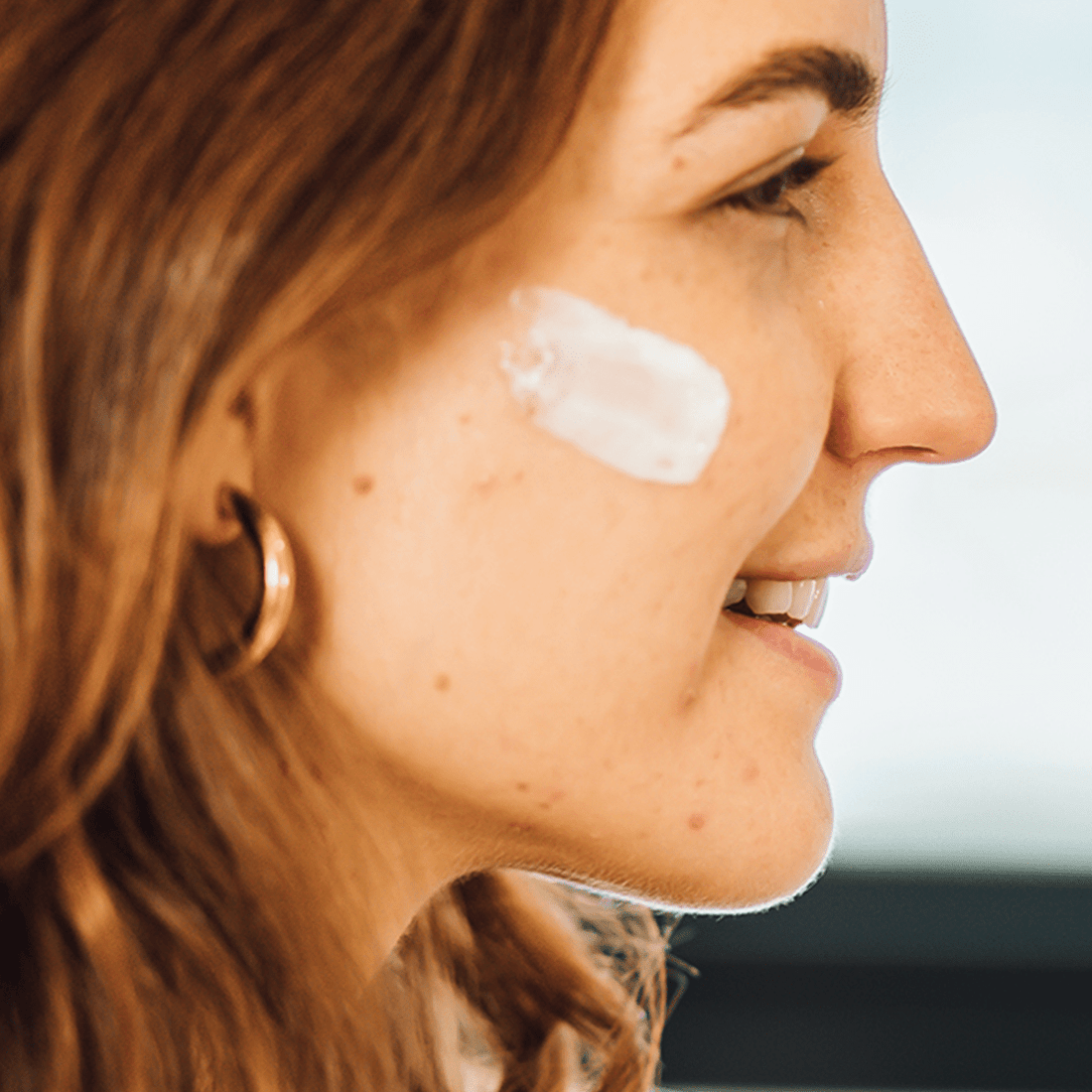 How to Improve Skin Glow Without Highlighter or Makeup